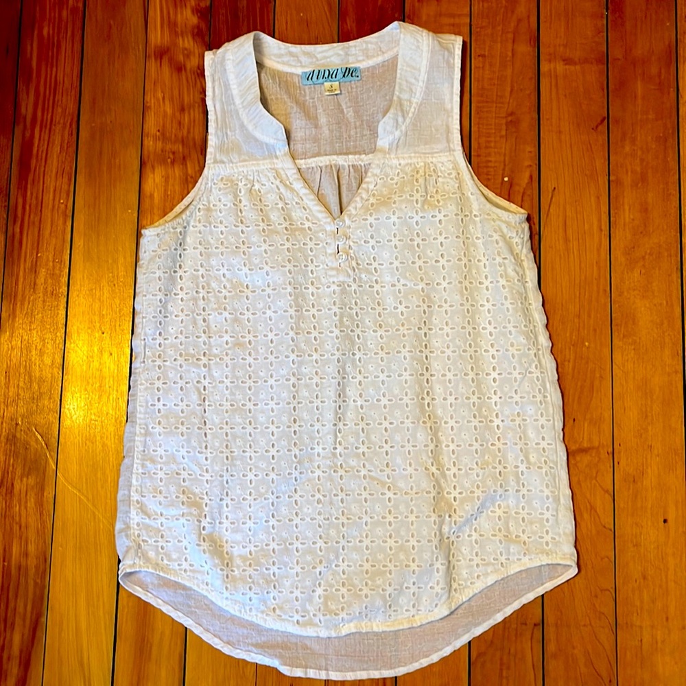 Dina be boutique, small, white eyelet blouse